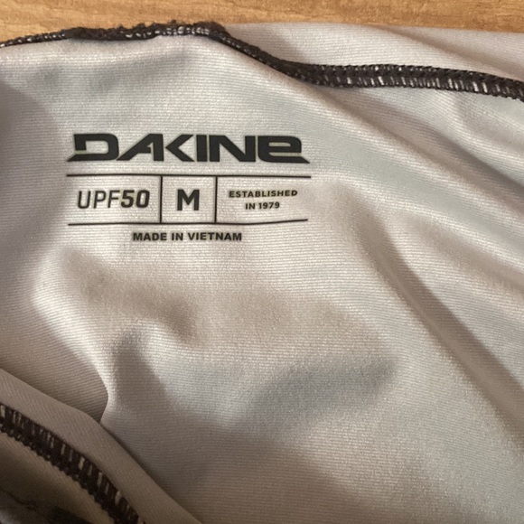 Dakine Men’s Hooded Sun Shirt - Picture 2 of 2